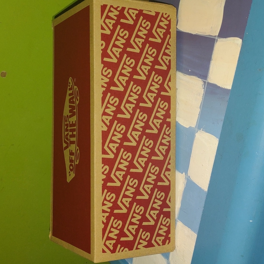 Vans box (VANS NOT INCLUDEED...BOX ONLY)